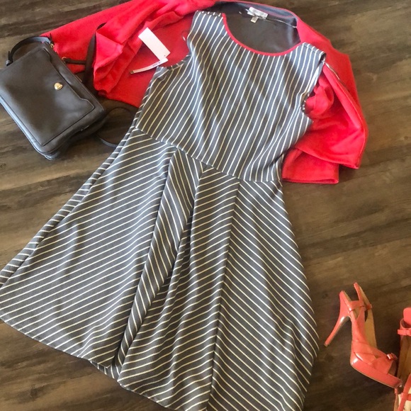 Robbie Bee 2 pc Dress - Picture 5 of 7